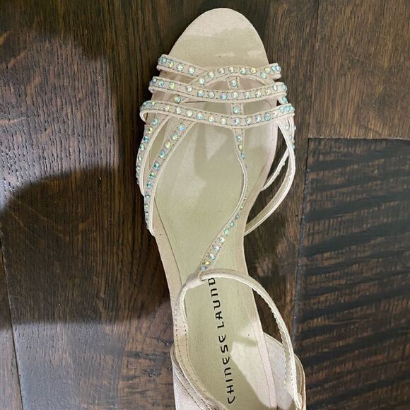 Beautiful Chinese Laundry heels. Size 8 - Picture 4 of 6